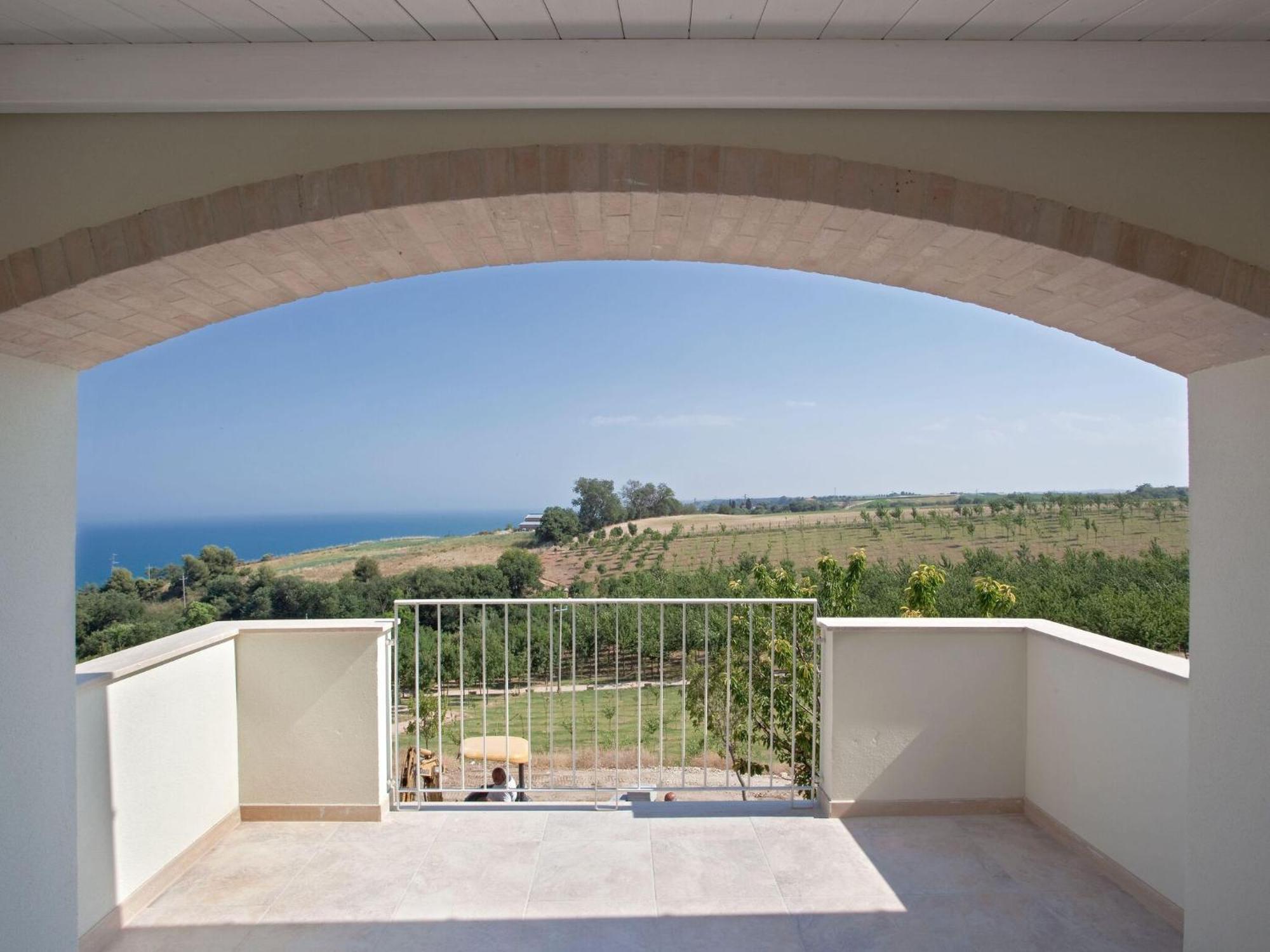 Holiday Resort Contea Dei Ciliegi Pedaso Exterior foto